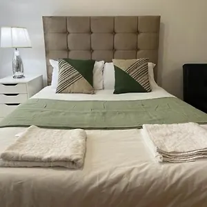 a-modern-cosy-flat-in-london-zone-2.cambridgehotelsuk.com/